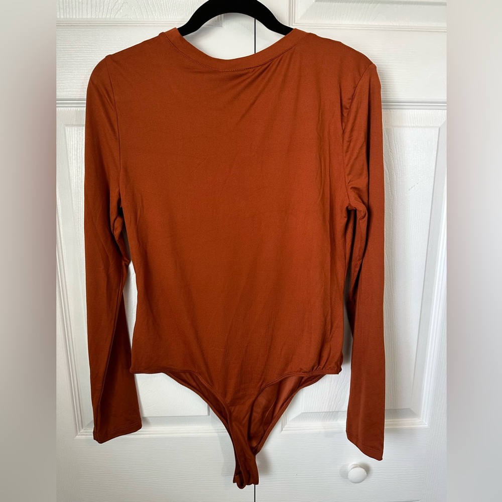 Long sleeve bodysuits sz. L / XL bundle or singles - Picture 4 of 7